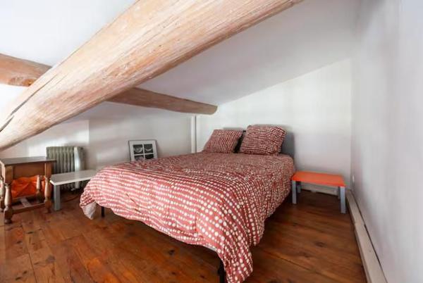 Aix-en-Provence (13100) T3 Meublé avec gout- 60 m² au Sol - Place des Augustins