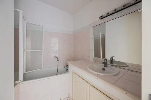 Aix-en-Provence (13100) T3 Meublé avec gout- 60 m² au Sol - Place des Augustins