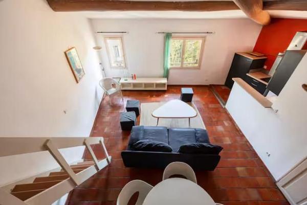 Aix-en-Provence (13100) T3 Meublé avec gout- 60 m² au Sol - Place des Augustins