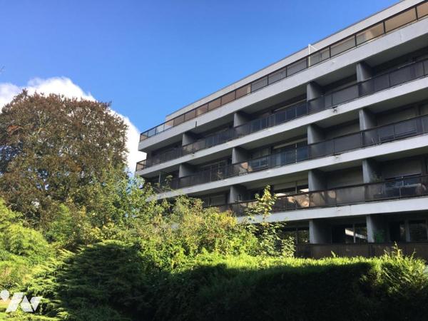 Un studio situé au 4 ème étage d'une résidence securisée