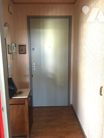 Un studio situé au 4 ème étage d'une résidence securisée