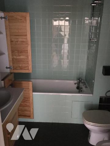 Un studio situé au 4 ème étage d'une résidence securisée