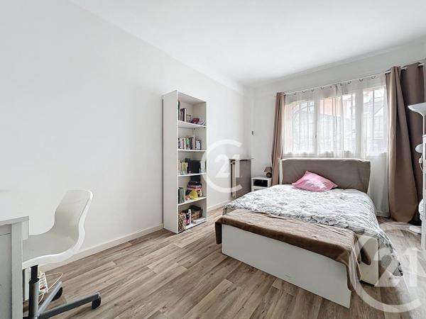Appartement T3 à vendre  3 pièces - 76,82 m2 MONTREUIL - 93
