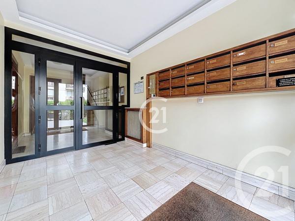 Appartement T3 à vendre  3 pièces - 76,82 m2 MONTREUIL - 93