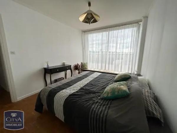 Appartement à louer 4 pièces 125.61m²