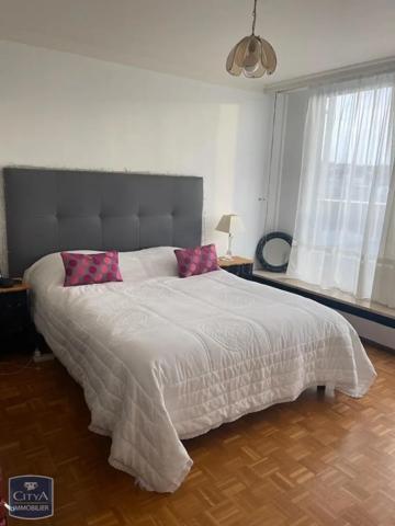 Appartement à louer 4 pièces 125.61m²