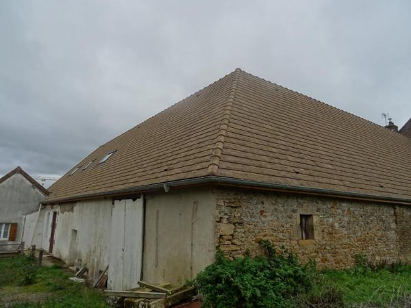 A Couches,dans un hameau proche du chateau