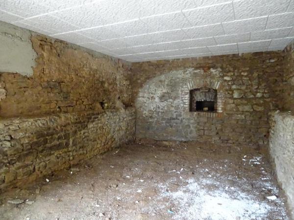 A Couches,dans un hameau proche du chateau