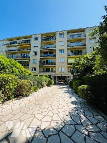 NEUILLY SUR SEINE - BOULEVARD VICTOR HUGO / INKERMANN - 2/3 PIECES. 65 m².