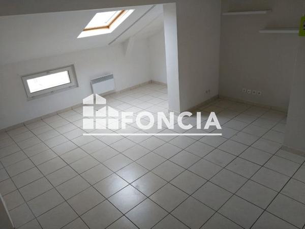 Location Studio 26.24 m² - 3 RUE DE LA CHARITE Montereau Fault Yonne 77130