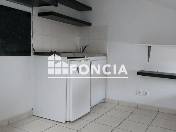 Location Studio 26.24 m² - 3 RUE DE LA CHARITE Montereau Fault Yonne 77130