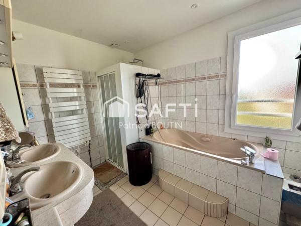 PAVILLON 3 CHAMBRES BUREAU GARAGE ET LOCAL COMMERCIAL A NIORT !