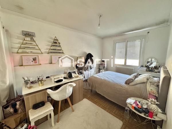 PAVILLON 3 CHAMBRES BUREAU GARAGE ET LOCAL COMMERCIAL A NIORT !