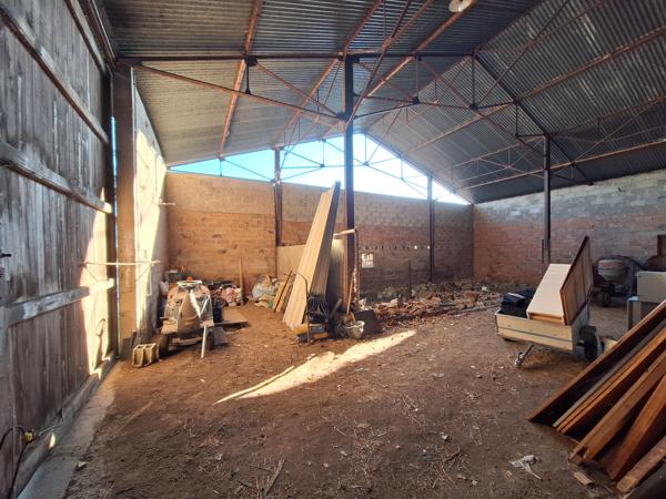 Hangar de 192m² au sol sur un terrain de 432m² à Auxonne