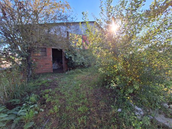 Hangar de 192m² au sol sur un terrain de 432m² à Auxonne