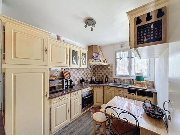 Grande maison familiale 121 m², 5 chambres, sous-sol complet et terrain de 500 m²