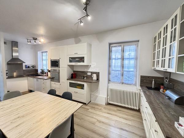 À vendre : Appartement spacieux de 5 pièces à Pontoise €348 000 ** - Référence 11142