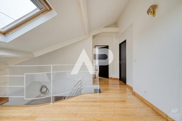 Maison Rueil Malmaison 6 pièce(s) 135 m2 960 000 € **  - Référence  15971
