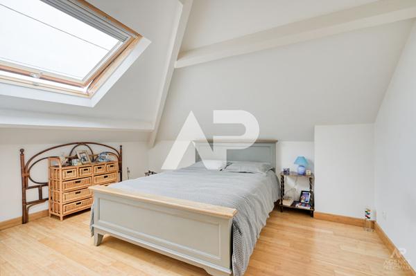 Maison Rueil Malmaison 6 pièce(s) 135 m2 960 000 € **  - Référence  15971