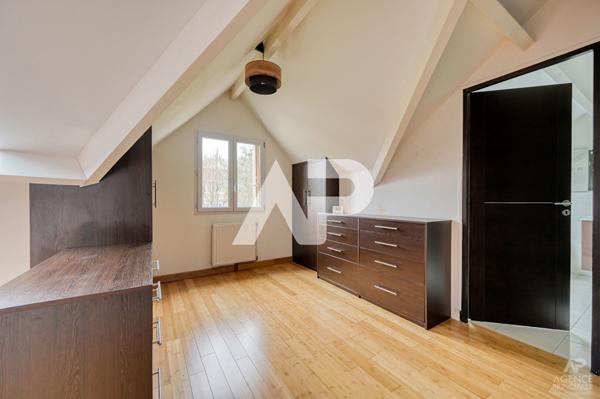 Maison Rueil Malmaison 6 pièce(s) 135 m2 960 000 € **  - Référence  15971