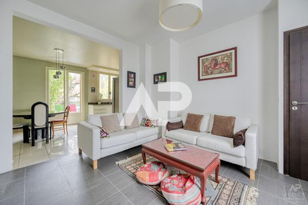 Maison Rueil Malmaison 6 pièce(s) 135 m2 960 000 € **  - Référence  15971