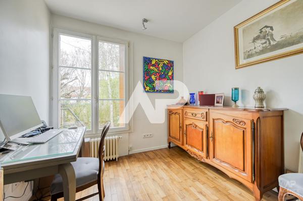 Maison Rueil Malmaison 6 pièce(s) 135 m2 960 000 € **  - Référence  15971
