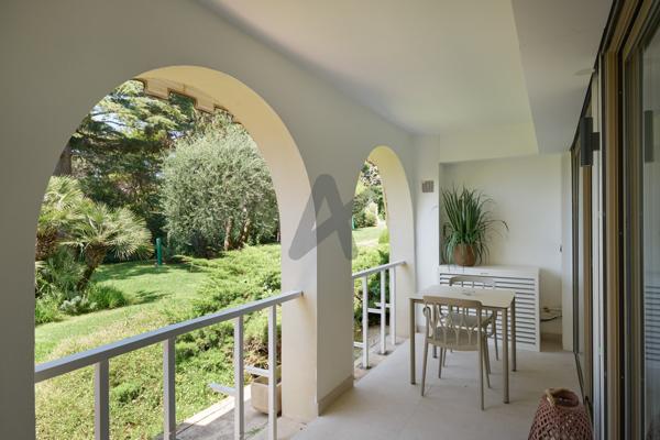 Cannes Californie : 2P terrasse et piscine au calme