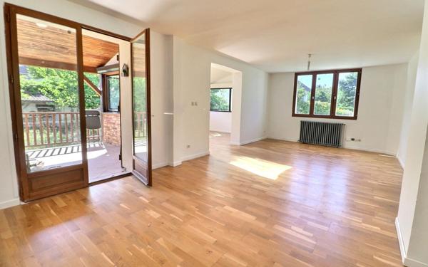 Maison à vendre    5 pièces • 134 m2 Vaux-le-Pénil