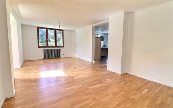 Maison à vendre    5 pièces • 134 m2 Vaux-le-Pénil