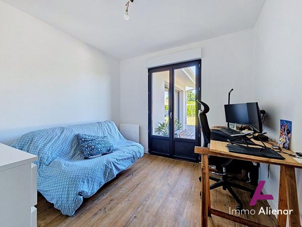Maison contemporaine 128 m² rénovée – 3 à 4 ch – Centre Le Barp