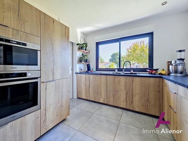 Maison contemporaine 128 m² rénovée – 3 à 4 ch – Centre Le Barp