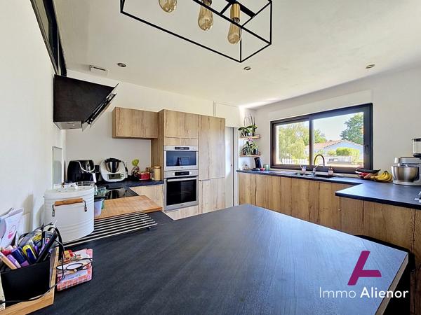Maison contemporaine 128 m² rénovée – 3 à 4 ch – Centre Le Barp