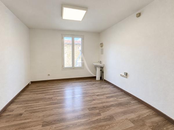 ENSEMBLE IMMOBILIER À VOCATION HÔTELIÈRE - 9 CHAMBRES - CENTRE-VILLE D'ANNET-SUR-MARNE