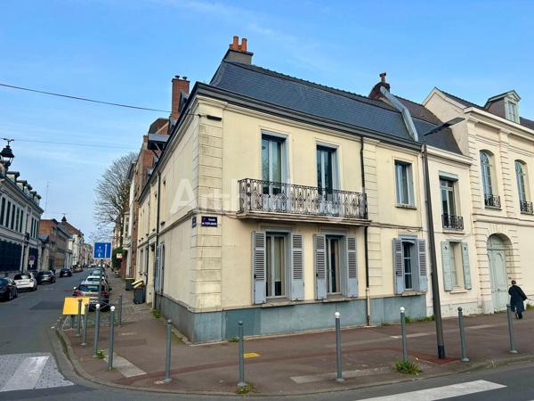 Immeuble indépendant de bureaux à vendre - 426 m² - Emplacement premium Lille centre / Vieux-Lille
