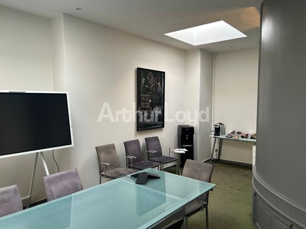 Immeuble indépendant de bureaux à vendre - 426 m² - Emplacement premium Lille centre / Vieux-Lille
