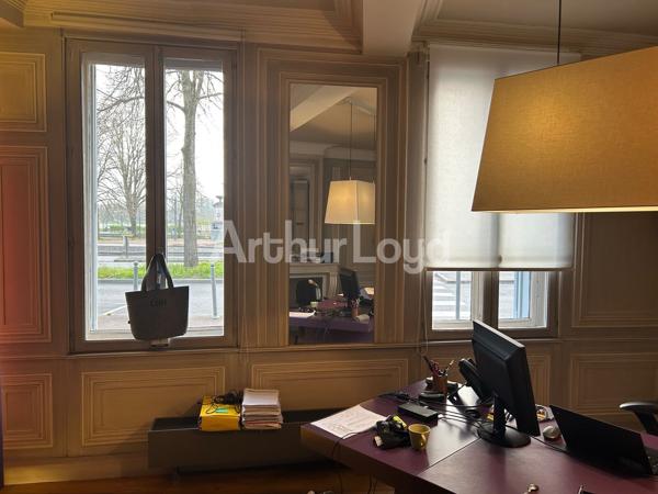 Immeuble indépendant de bureaux à vendre - 426 m² - Emplacement premium Lille centre / Vieux-Lille