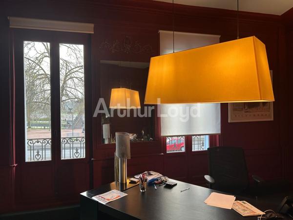 Immeuble indépendant de bureaux à vendre - 426 m² - Emplacement premium Lille centre / Vieux-Lille