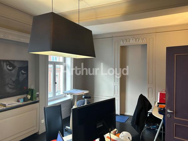 Immeuble indépendant de bureaux à vendre - 426 m² - Emplacement premium Lille centre / Vieux-Lille