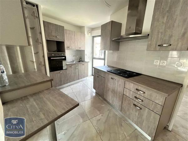 Appartement à louer 4 pièces 80.22m² Istres (13800)