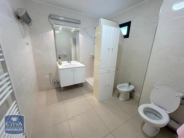 Appartement à louer 4 pièces 80.22m² Istres (13800)