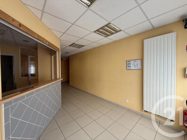 Immeuble à vendre  147,89 m 2   ST QUENTIN  - 02