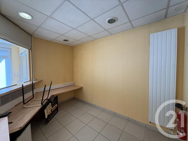 Immeuble à vendre  147,89 m 2   ST QUENTIN  - 02