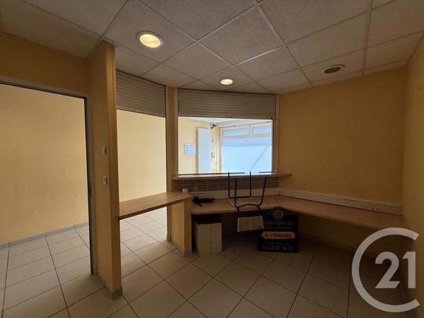 Immeuble à vendre  147,89 m 2   ST QUENTIN  - 02