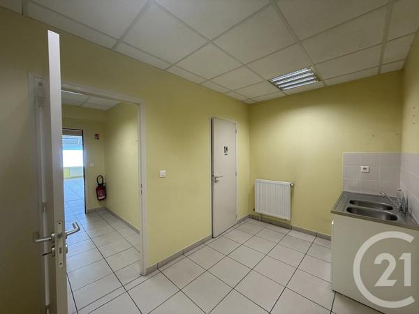 Immeuble à vendre  147,89 m 2   ST QUENTIN  - 02