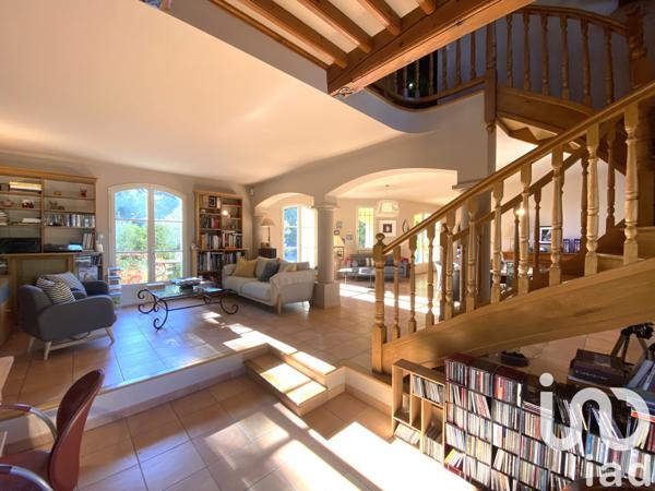 Maison à vendre 7 pièces 204 m² Carpentras