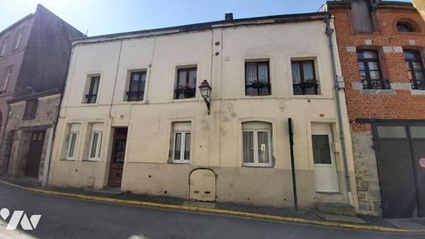 Maison d'habitation comprenant :
- une cave,
- au rez-de-chaussée : couloir, bureau, une cham...