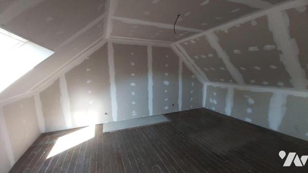 Maison d'habitation comprenant :
- une cave,
- au rez-de-chaussée : couloir, bureau, une cham...