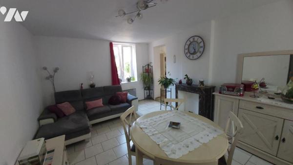 Maison d'habitation comprenant :
- une cave,
- au rez-de-chaussée : couloir, bureau, une cham...