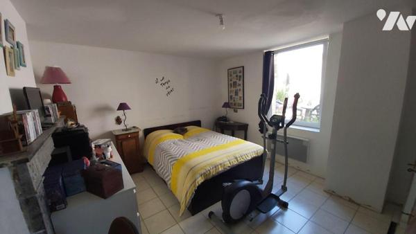 Maison d'habitation comprenant :
- une cave,
- au rez-de-chaussée : couloir, bureau, une cham...