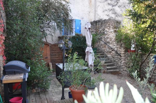 Belle propriété comportant une Bastide de 220m² + 2 Gites